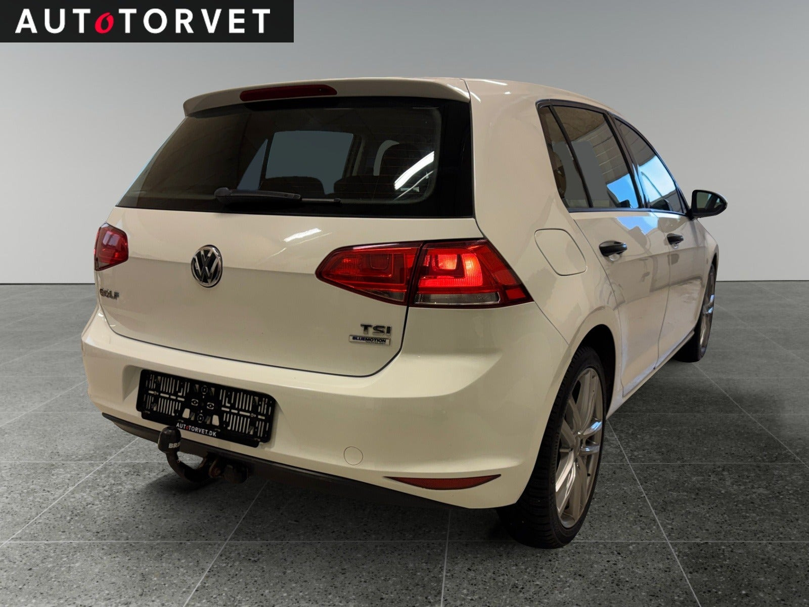 Hvid VW Golf VII fra 2015