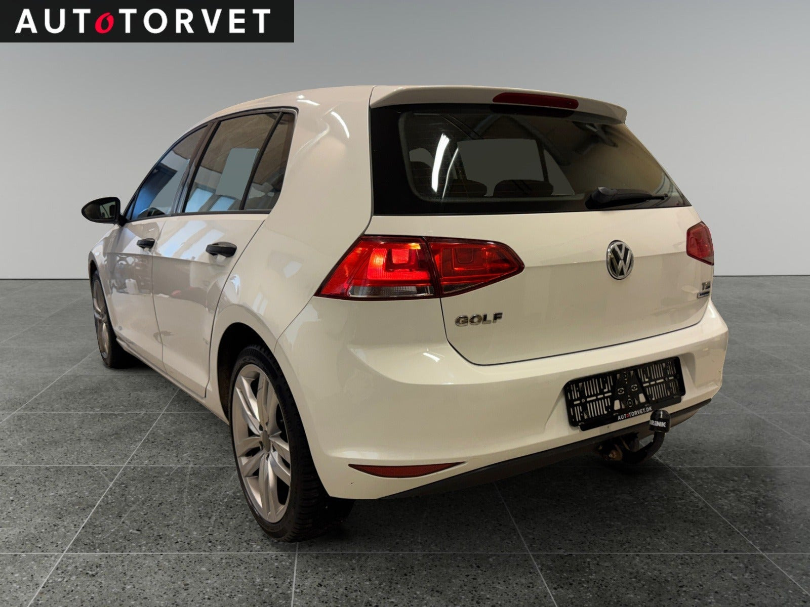 Hvid VW Golf VII fra 2015