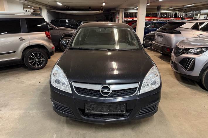 Sort Opel Vectra fra 2008