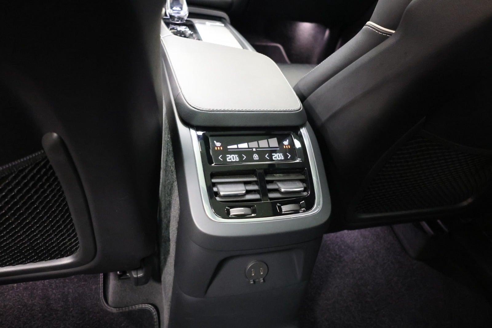 undefined Volvo XC90 fra 2023