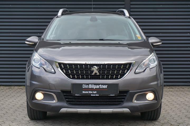 Grå Peugeot 2008 fra 2017