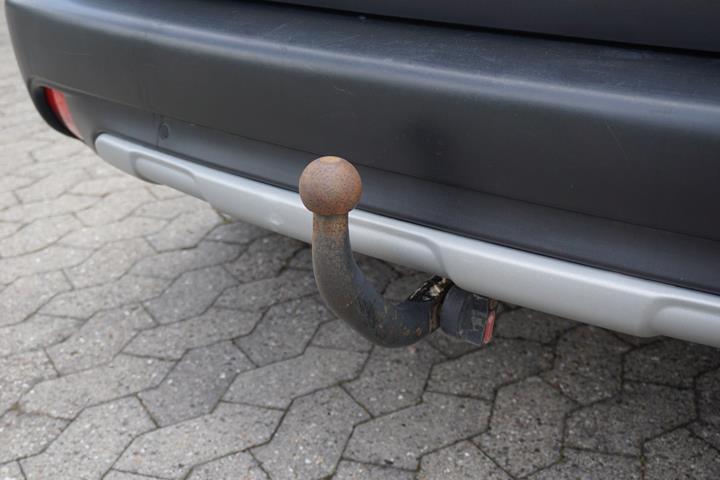 Grå Peugeot 2008 fra 2017