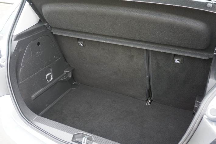 Grå Opel Corsa fra 2019