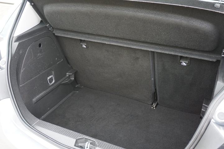 Grå Opel Corsa fra 2019