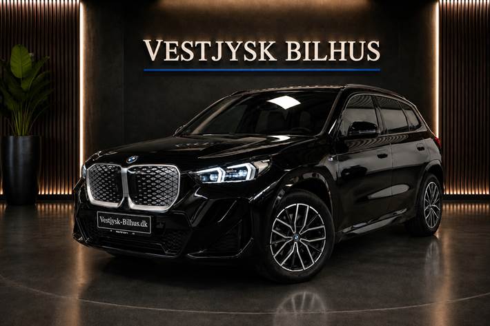 Sort BMW iX1 fra 2024
