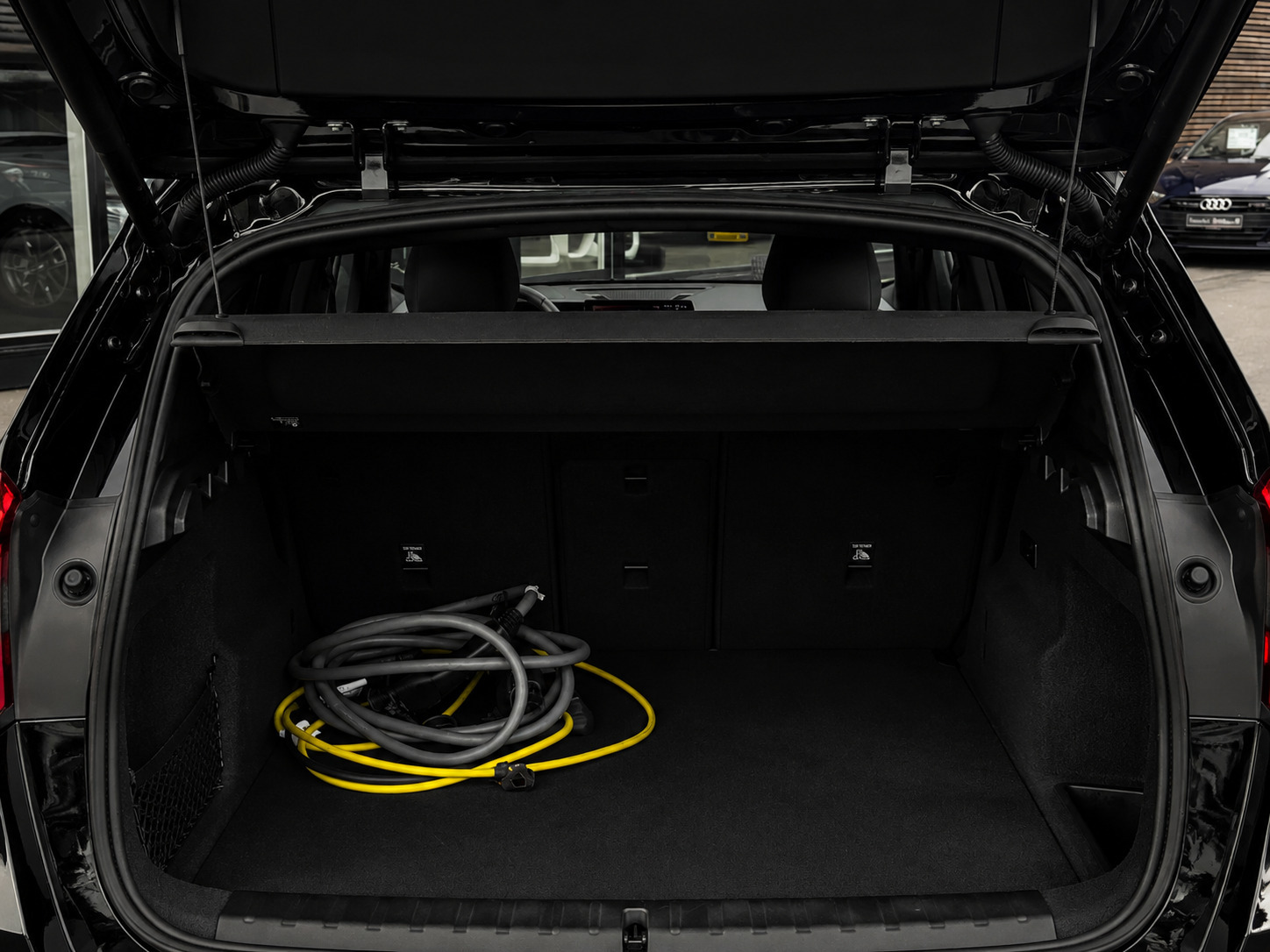 Sort BMW iX1 fra 2024