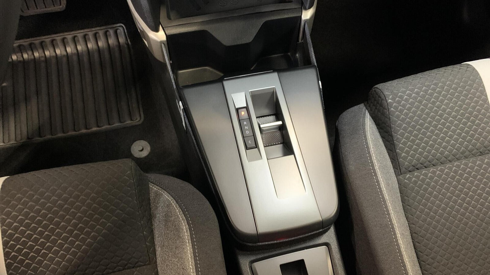 Sort Opel Frontera fra 2025