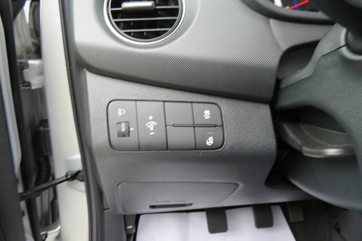 Sølv Hyundai i10 fra 2019