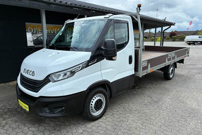 Hvid Iveco Daily fra 2023