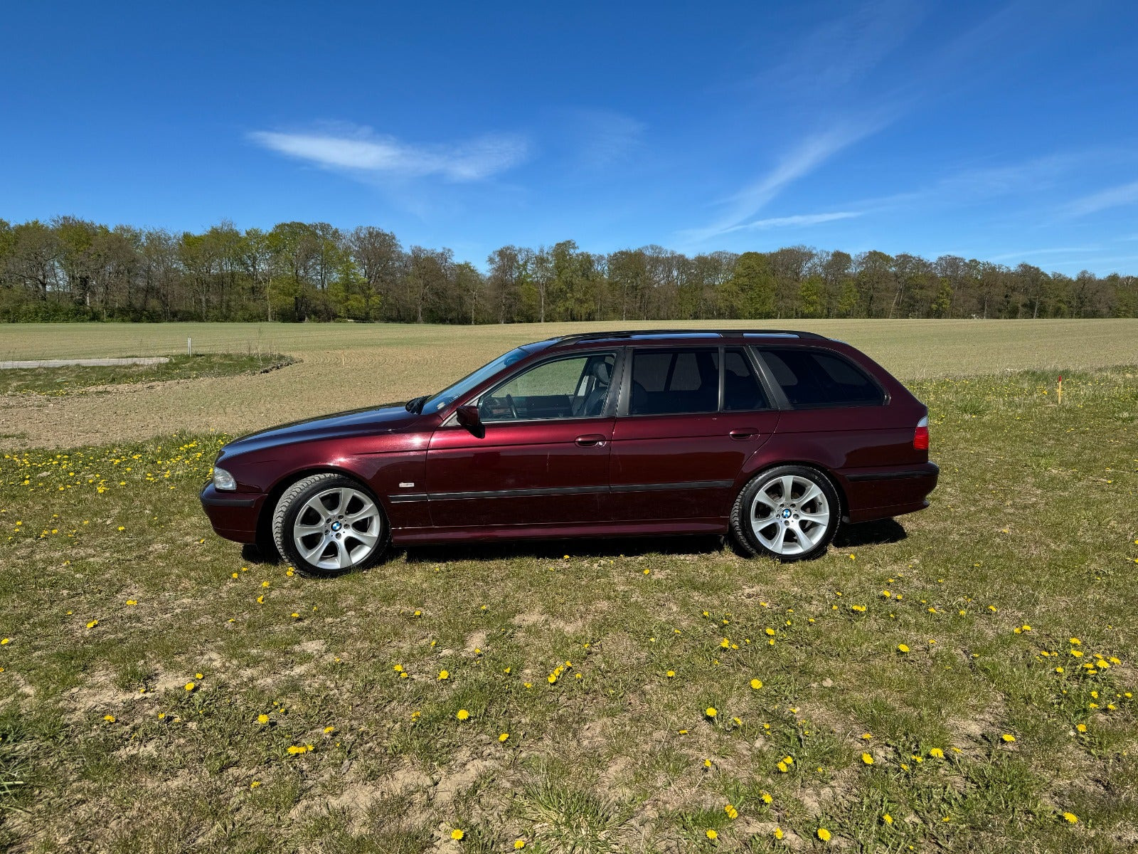 undefined BMW 528i fra 1997 set udefra