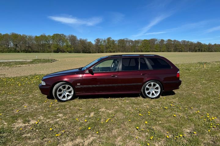 undefined BMW 528i fra 1997 set udefra