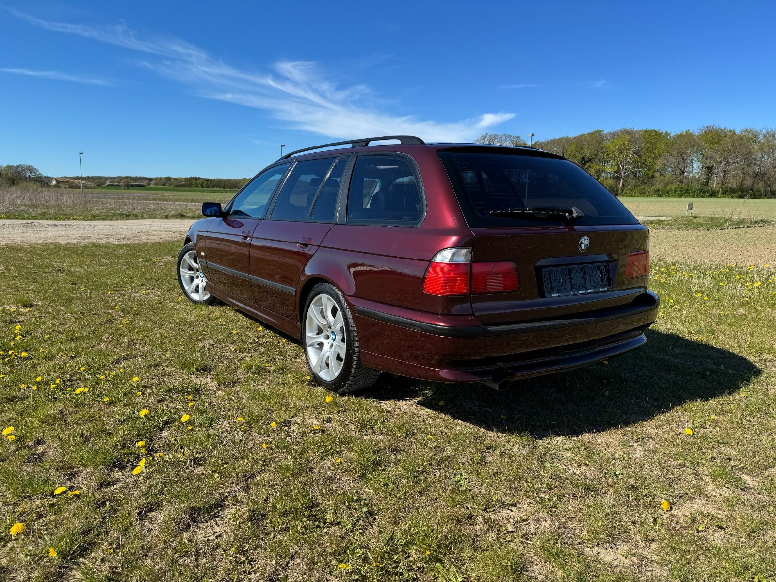 undefined BMW 528i fra 1997 set udefra