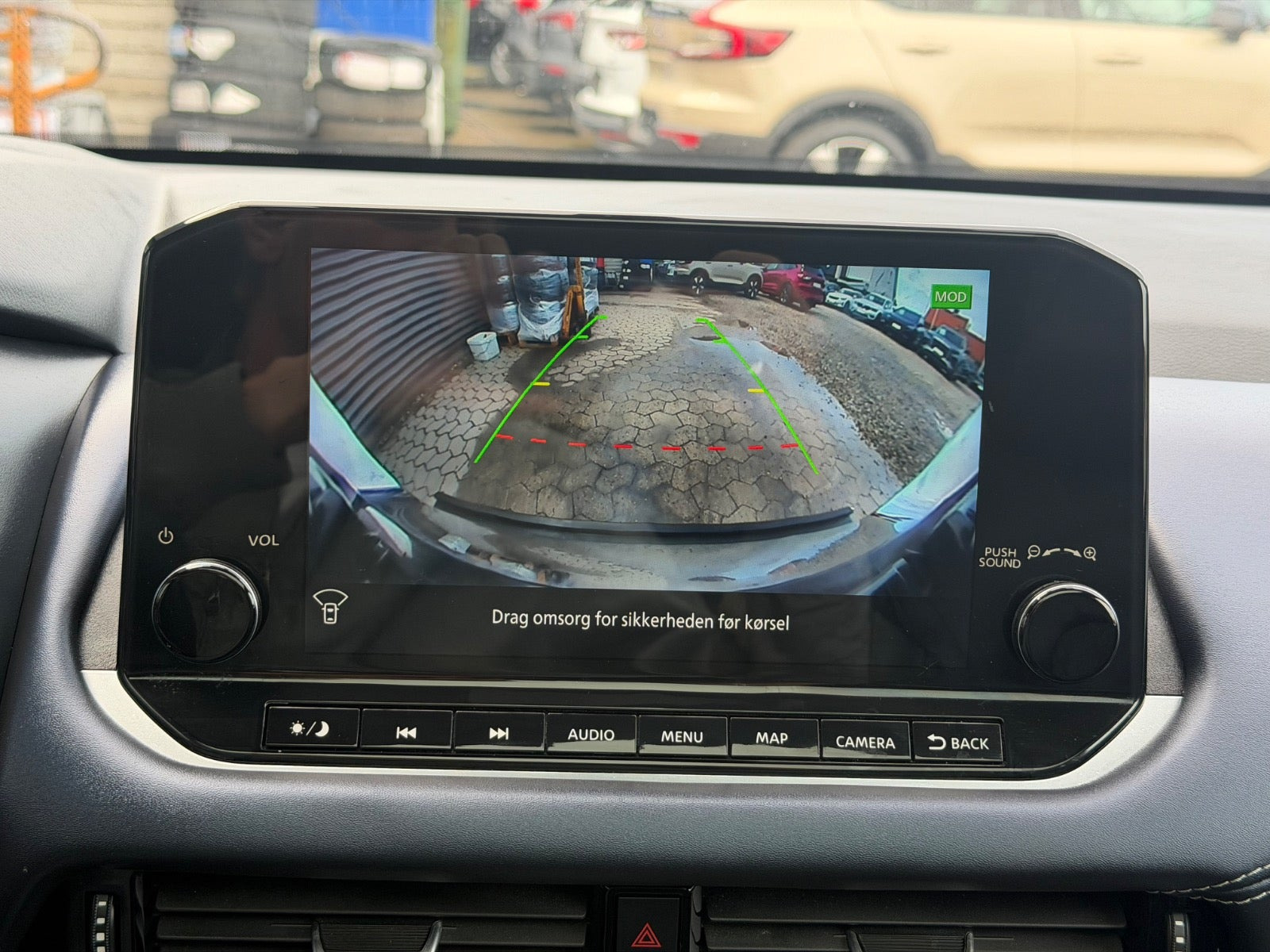 Grå Nissan Qashqai fra 2021