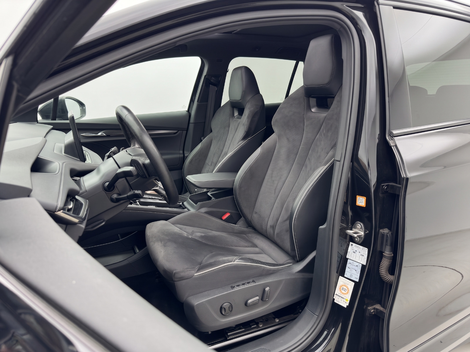 Sort Skoda Enyaq fra 2022