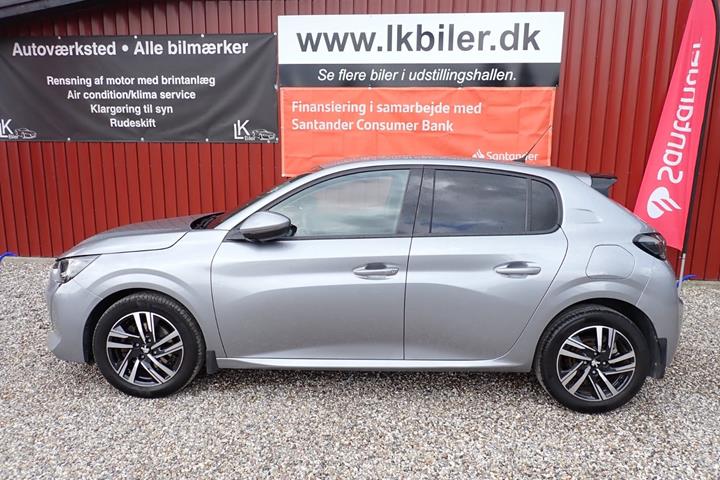 Sølv Peugeot 208 fra 2021