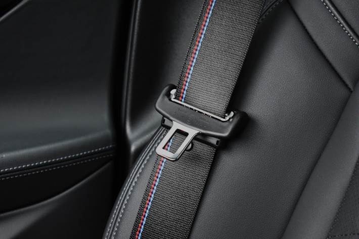 Grå BMW i5 fra 2024