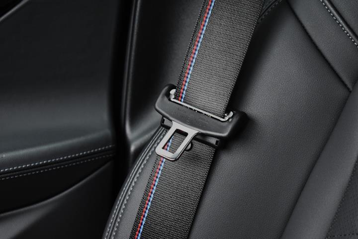 Grå BMW i5 fra 2024