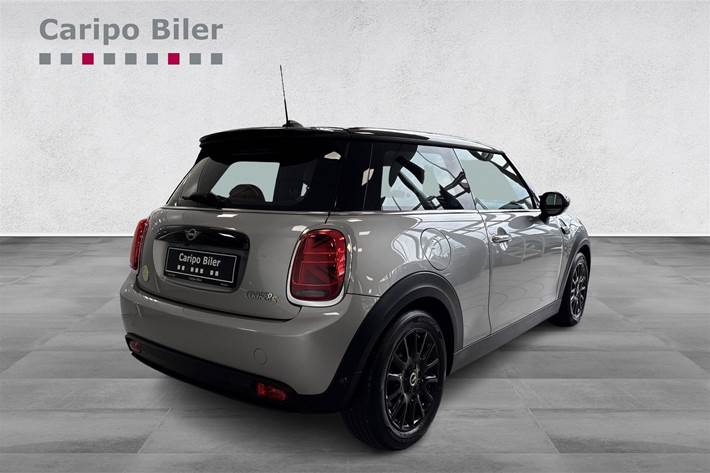 Sølv Mini Cooper fra 2023
