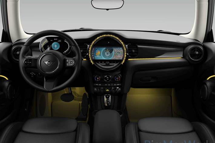Sølv Mini Cooper fra 2023