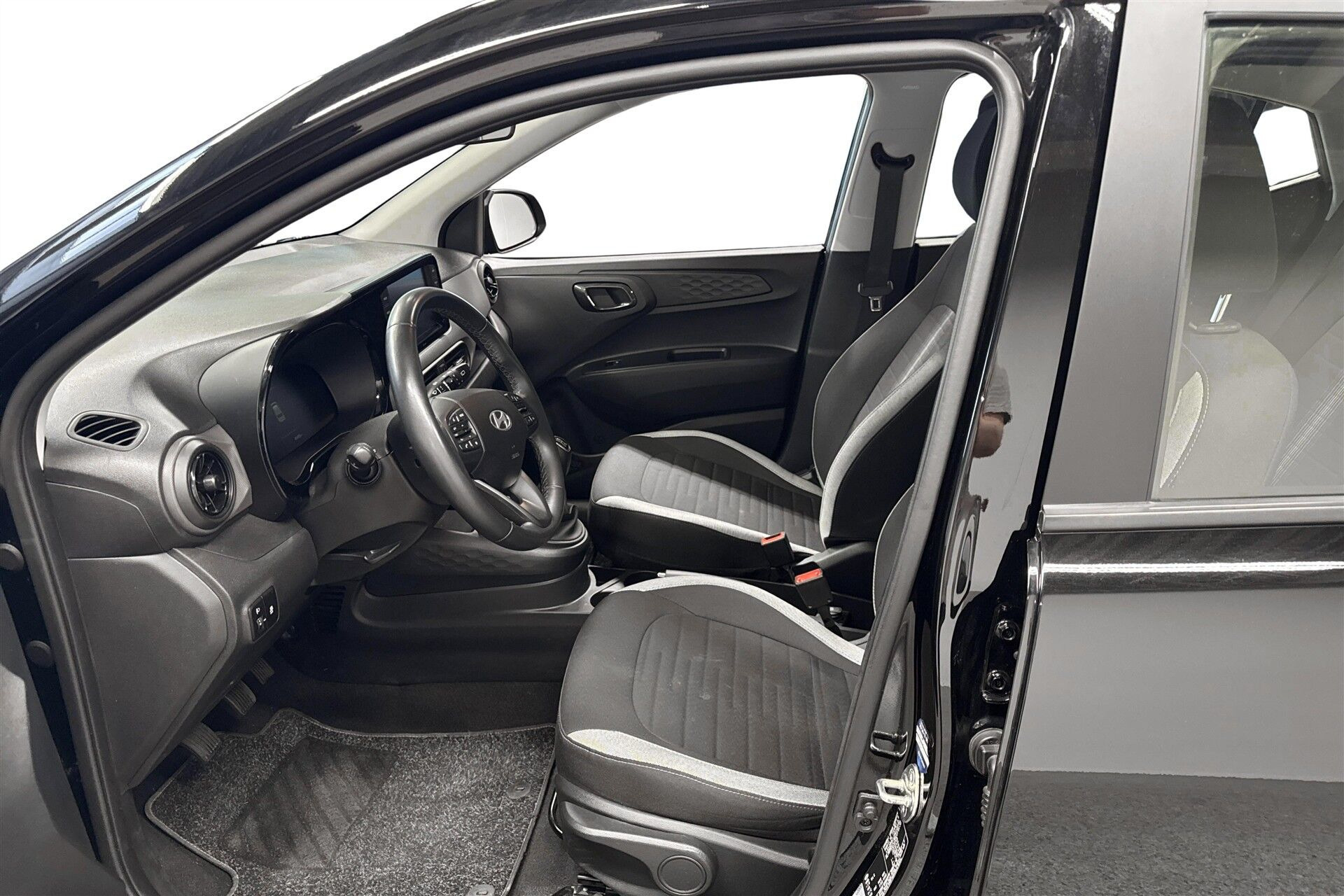 Sort Hyundai i10 fra 2024
