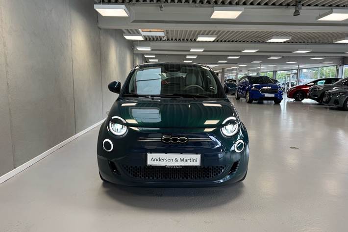 Blå Fiat 500e fra 2023