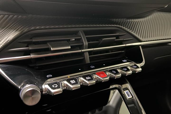 Gul Peugeot e-208 fra 2025