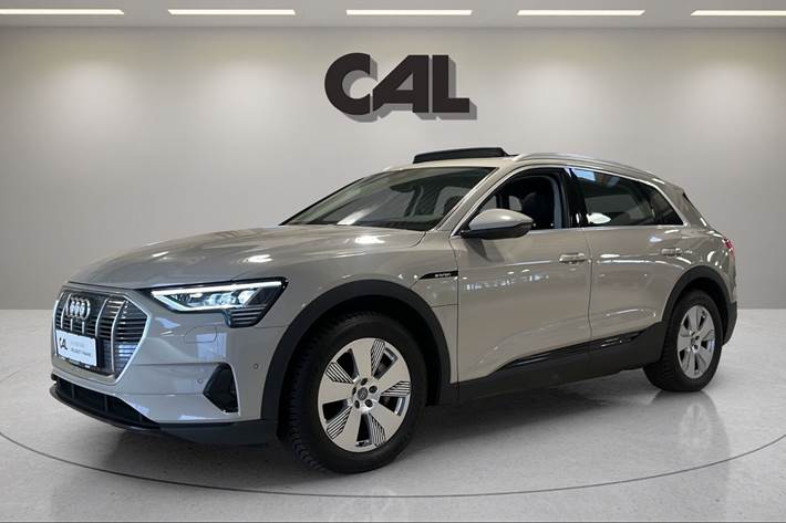 Hvid Audi e-tron fra 2020 set udefra