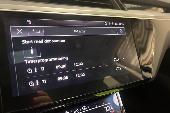 Hvid Audi e-tron fra 2020