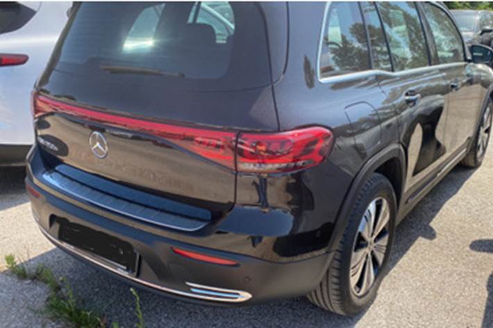 Sort Mercedes EQB250+ fra 2024