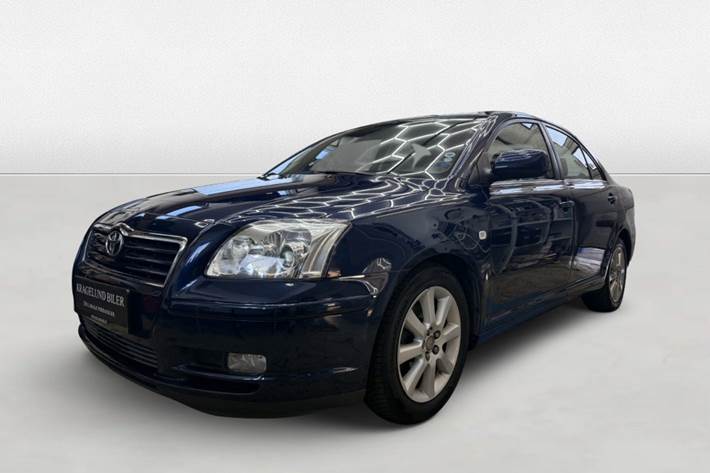 Grøn Toyota Avensis fra 2003