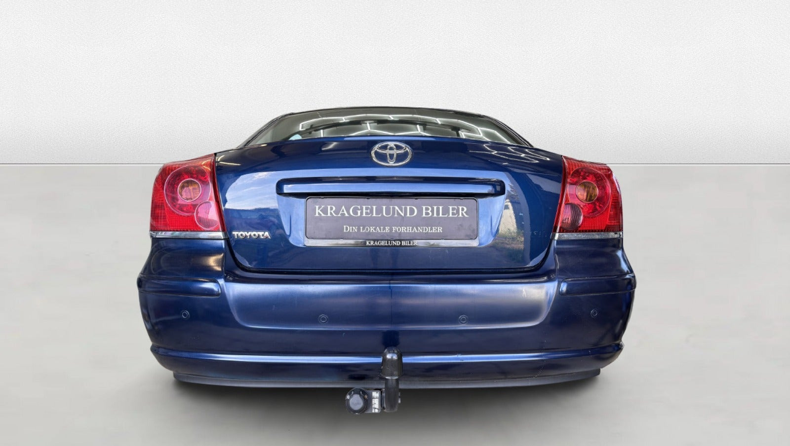 Grøn Toyota Avensis fra 2003
