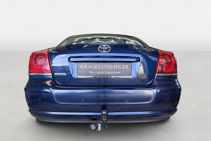 Grøn Toyota Avensis fra 2003