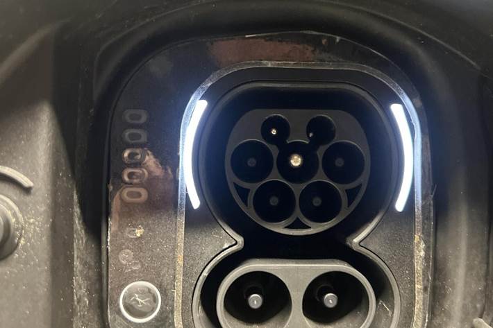 Hvid Fiat 500e fra 2023