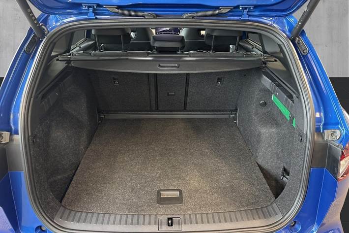 Blå Skoda Enyaq fra 2022