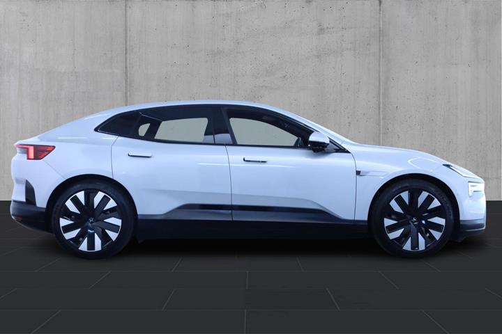 Hvid Polestar 4 fra 2024