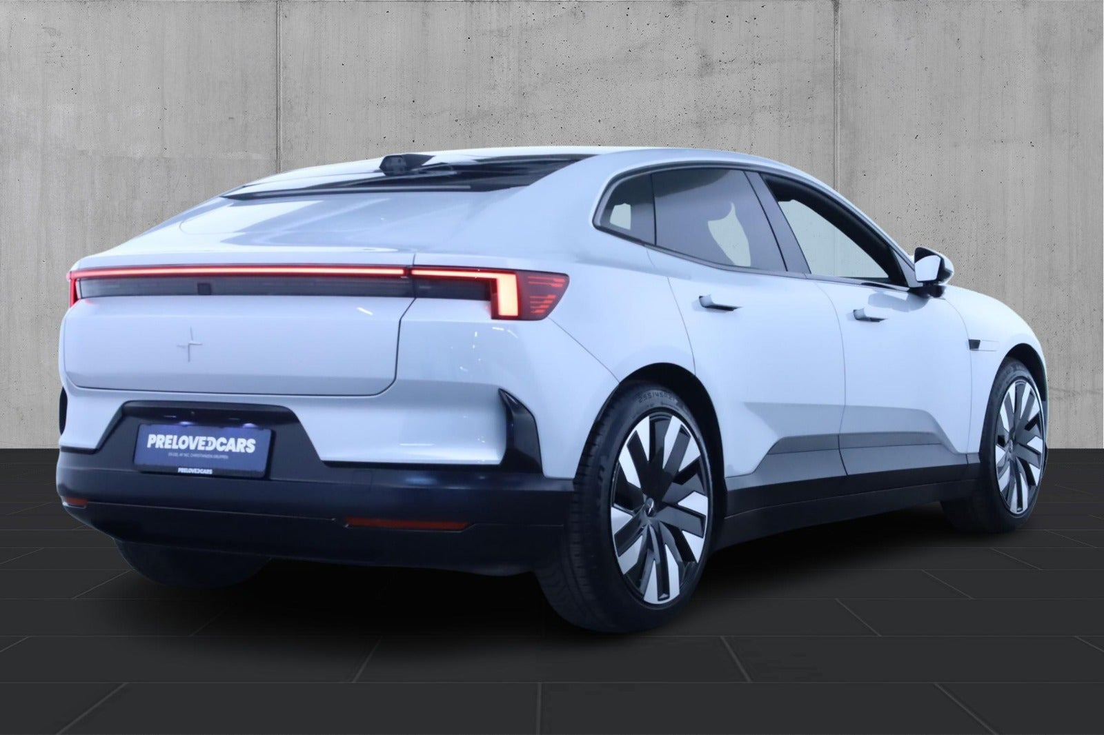 Hvid Polestar 4 fra 2024