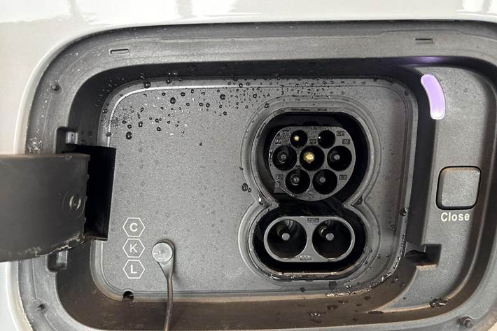 Hvid Polestar 4 fra 2024