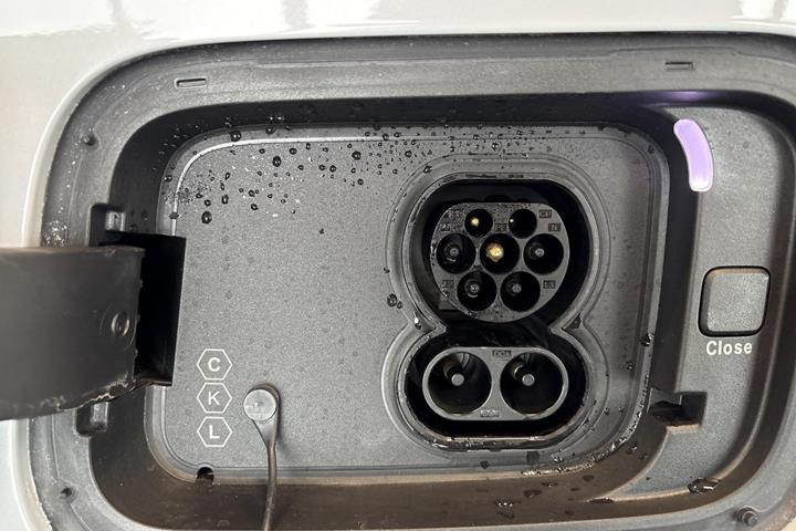 Hvid Polestar 4 fra 2024