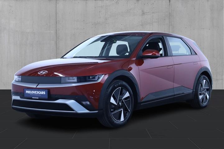 Rød Hyundai Ioniq 5 fra 2025 set udefra