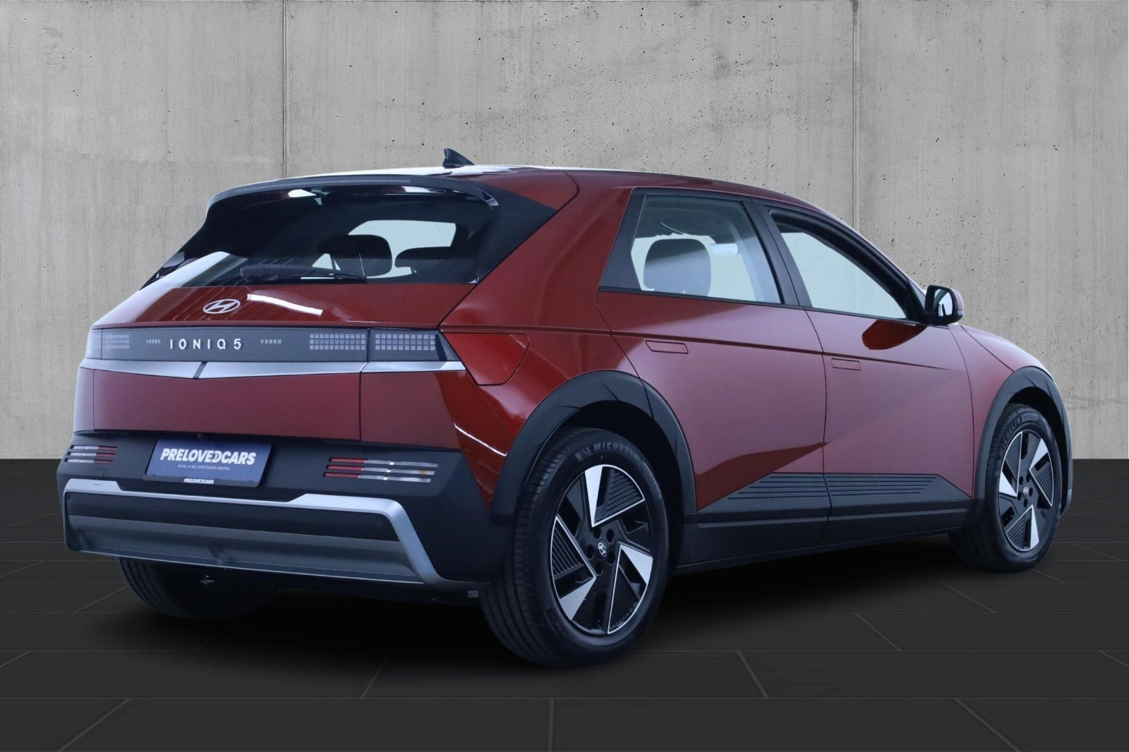 Rød Hyundai Ioniq 5 fra 2025