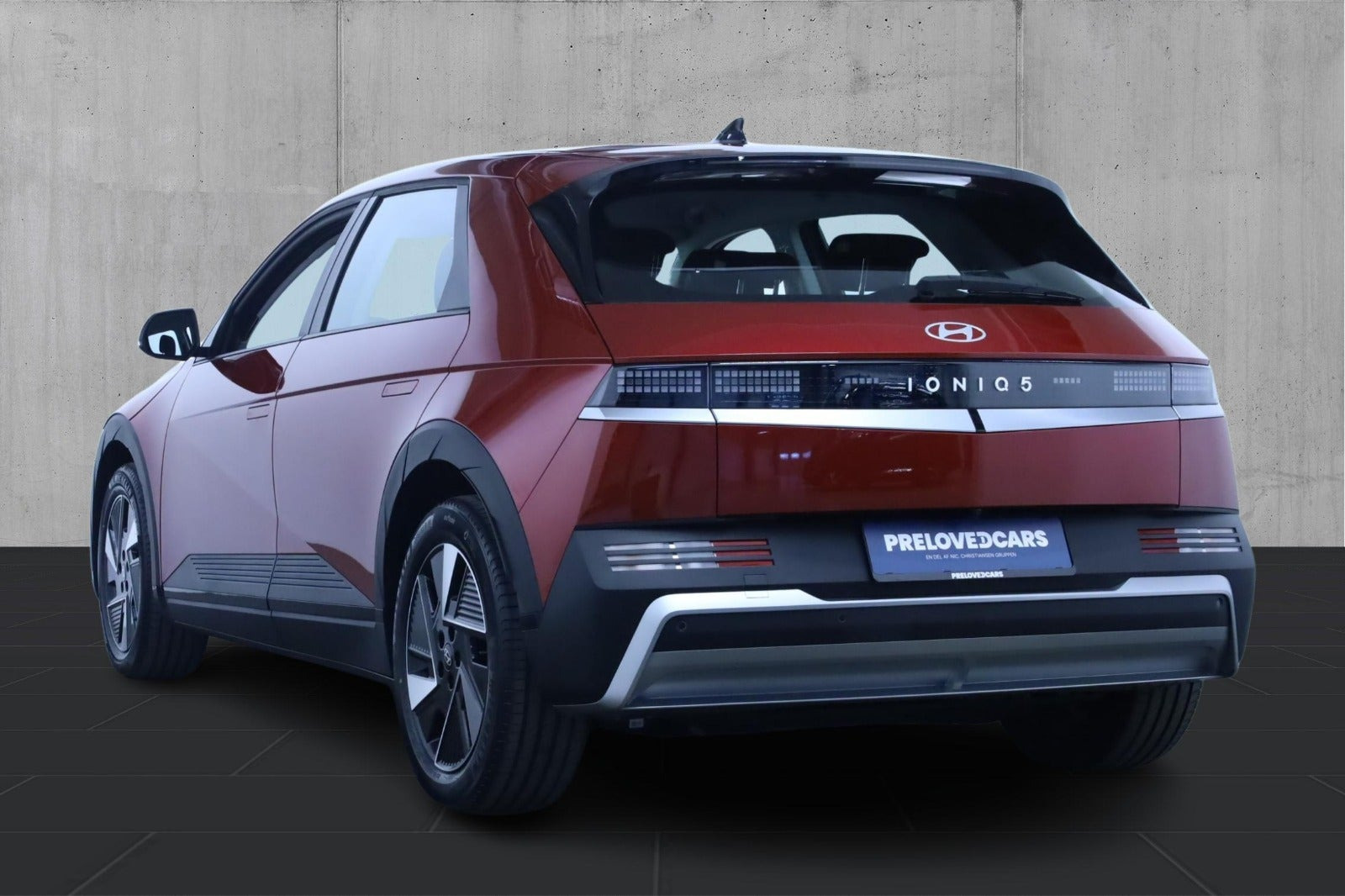 Rød Hyundai Ioniq 5 fra 2025