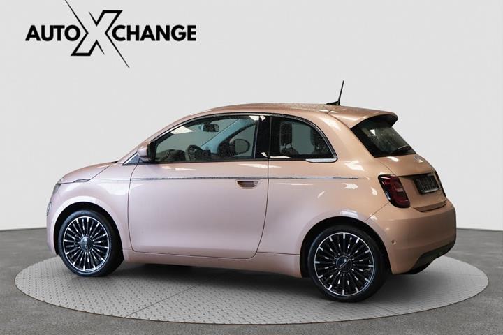 Grå Fiat 500e fra 2021