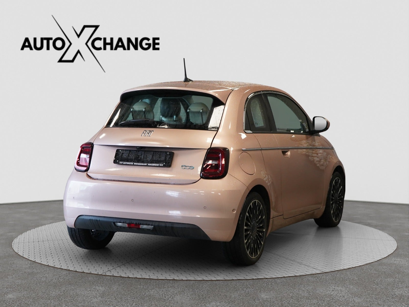 Grå Fiat 500e fra 2021