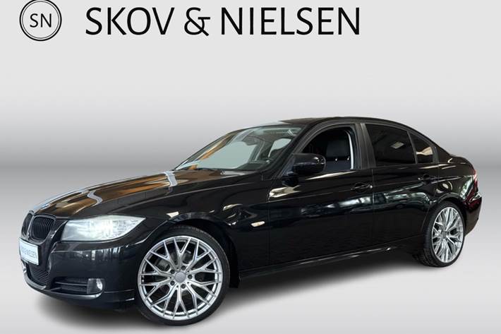Sort BMW 318d fra 2011