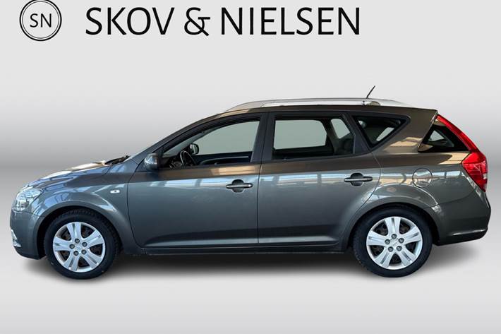 Grå Kia Ceed fra 2010