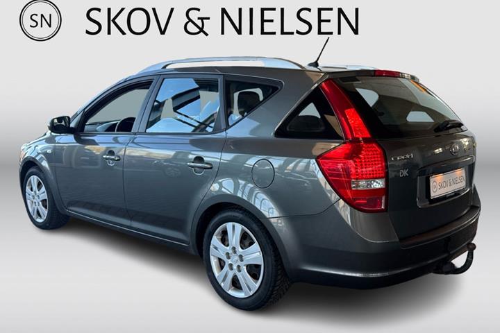 Grå Kia Ceed fra 2010