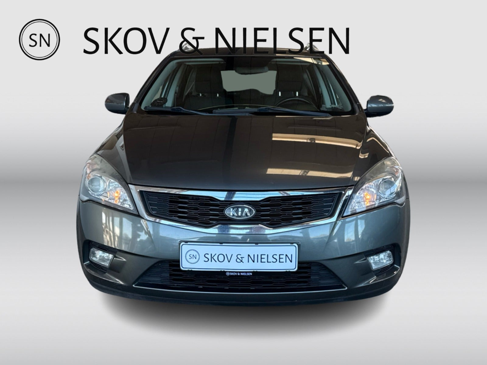 Grå Kia Ceed fra 2010