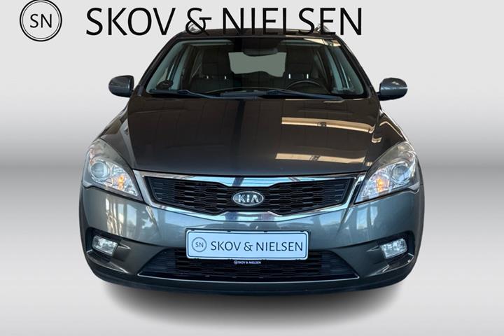 Grå Kia Ceed fra 2010