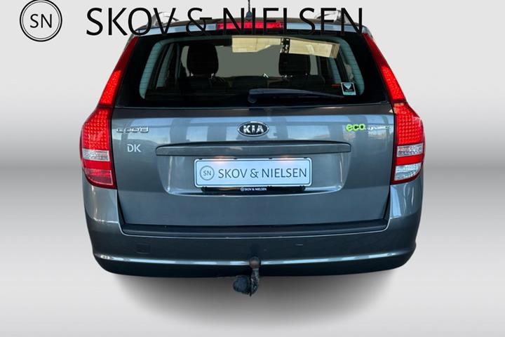 Grå Kia Ceed fra 2010