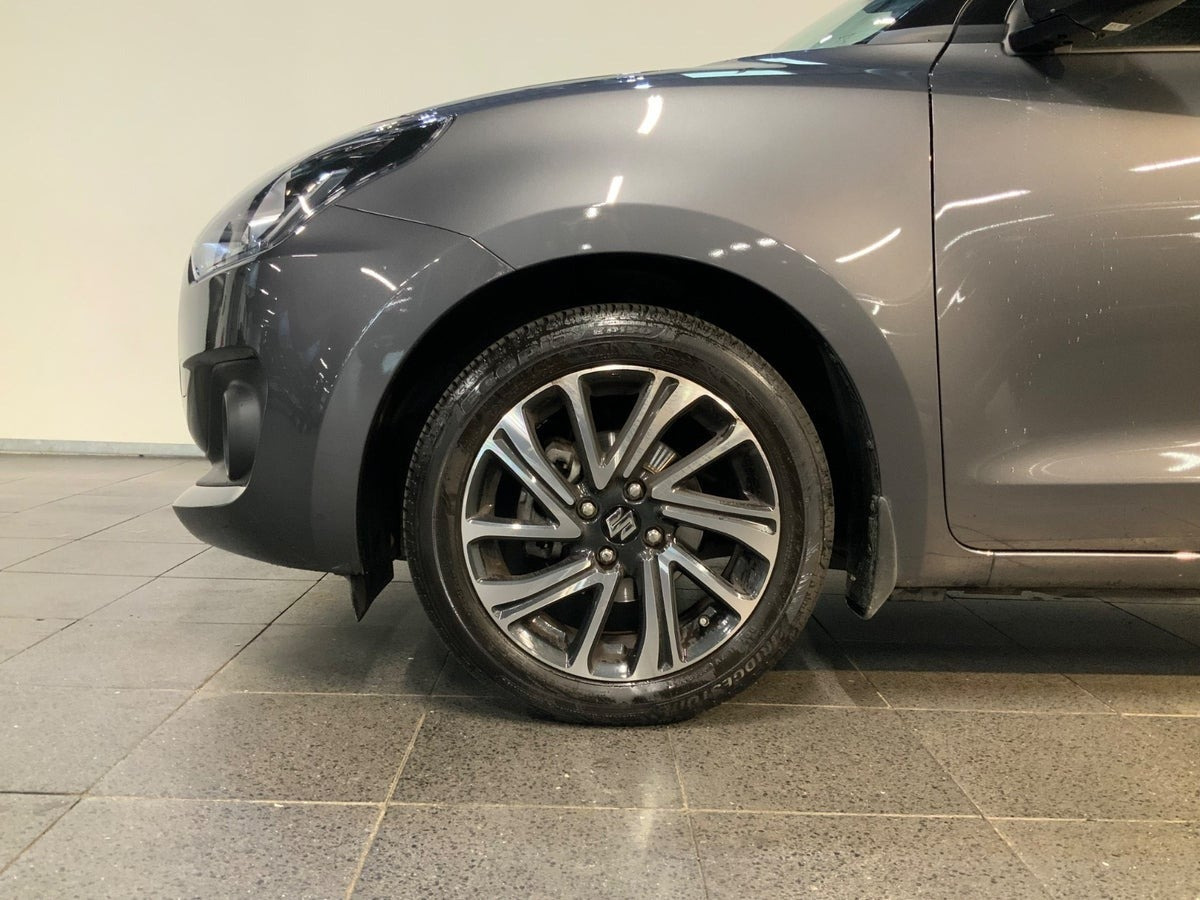 Grå Suzuki Swift fra 2020